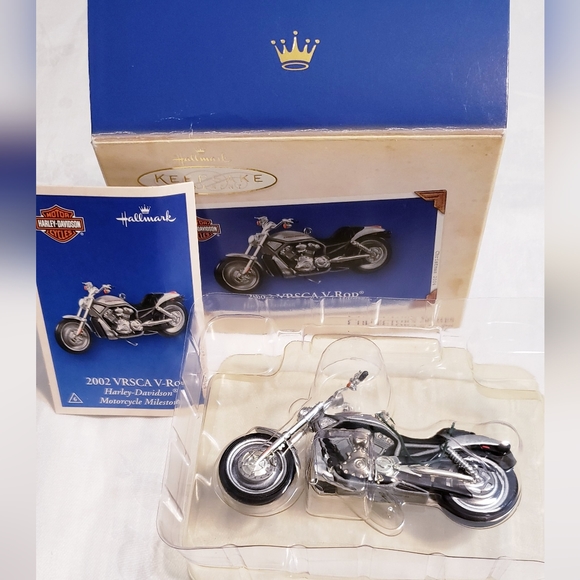 Harley-Davidson 2002 VRSCA V-Rod Ornament - Picture 2 of 5